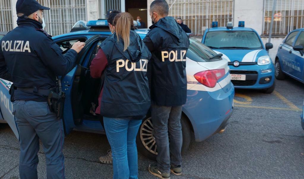 Roma Un Intero Palazzo A Prima Porta Trasformato In Piazza Di Spaccio